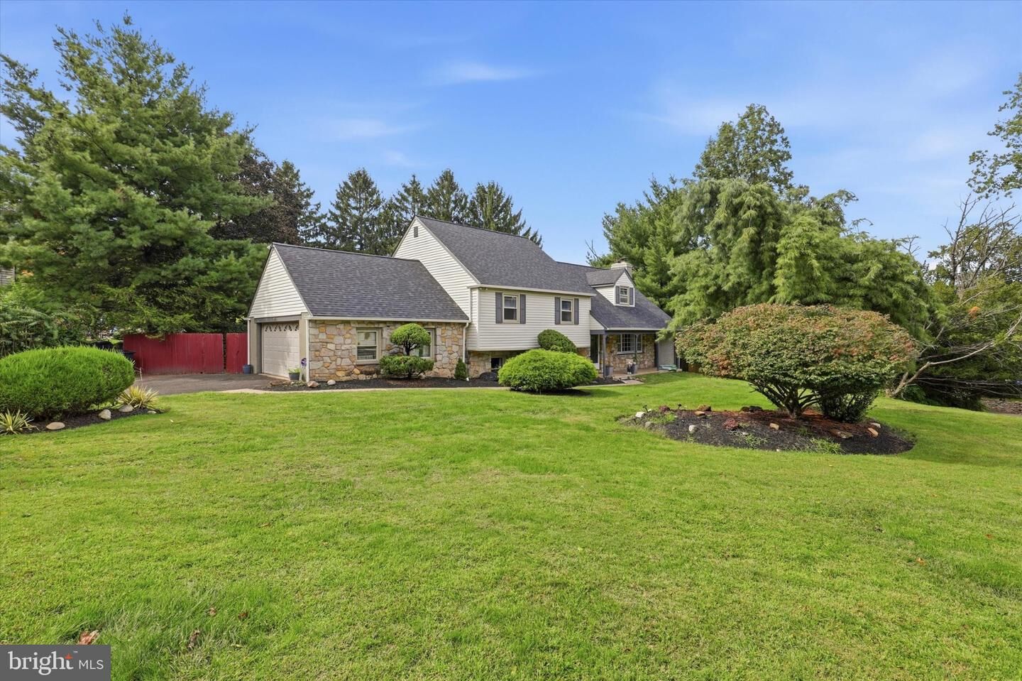 Property Photo: 1644 Huntingdon Road PA 19001