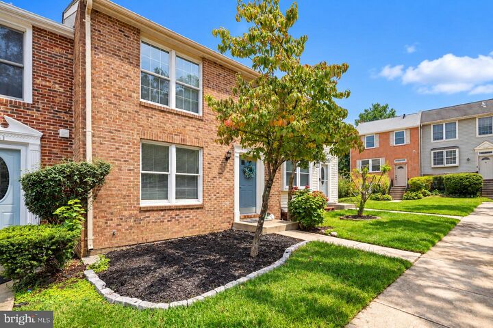 Property Photo: 3863 Sunny Brook Court VA 22192