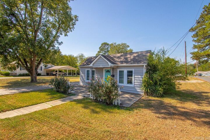 Property Photo:  203 S Martin Street  AR 72015 