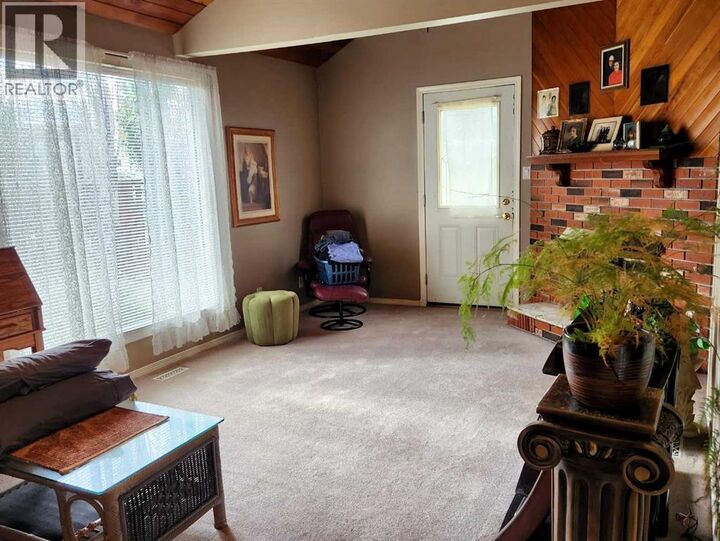 Property Photo:  3203 50 Avenue  SK S9V 0N8 