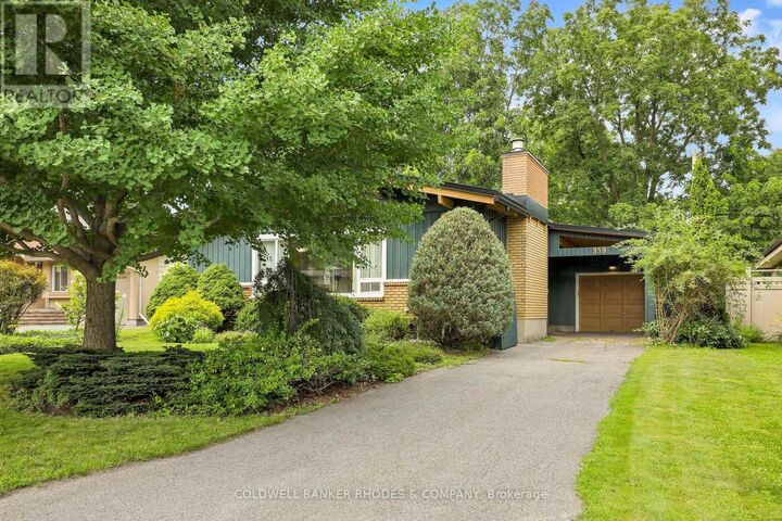Property Photo: 359 Mountbatten Avenue ON K1H 5W2