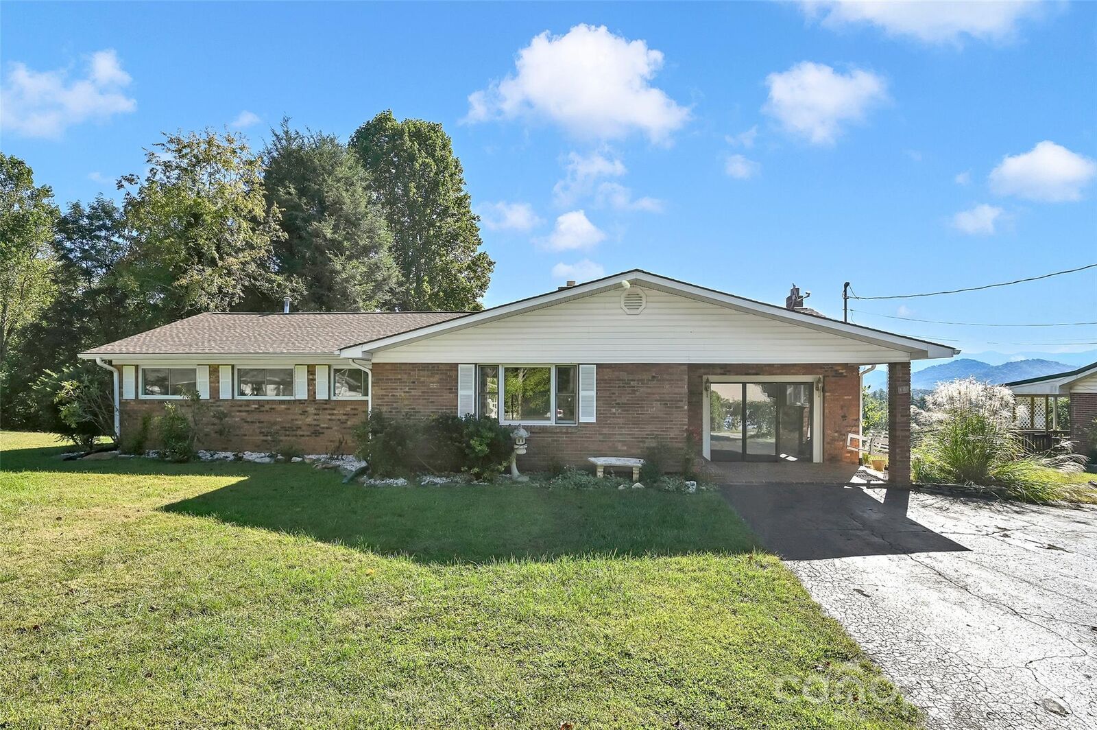 Property Photo: 111 Woodland Drive NC 28754