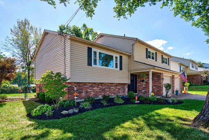 Property Photo: 5525 Stokeswood Ct OH 45238