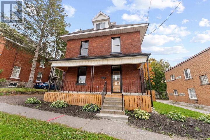 Property Photo:  190 McAllister Street  ON K8A 3G2 