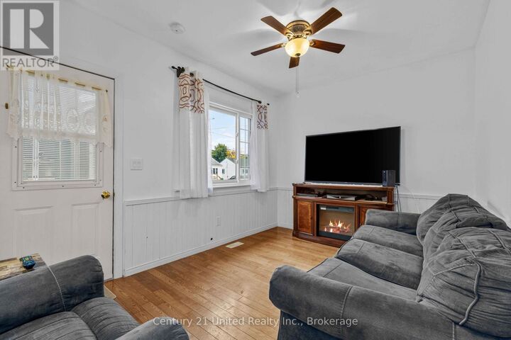 Property Photo:  528 Brioux Avenue  ON K9J 4G7 