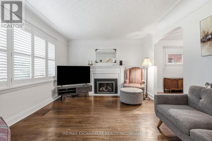 Property Photo: 13 Allan Avenue ON L9H 4N7