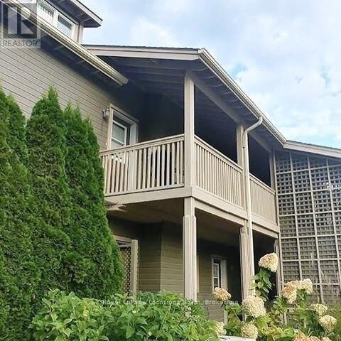 Property Photo:  937 Cedarpointe Court 13  ON L9Y 5C7 