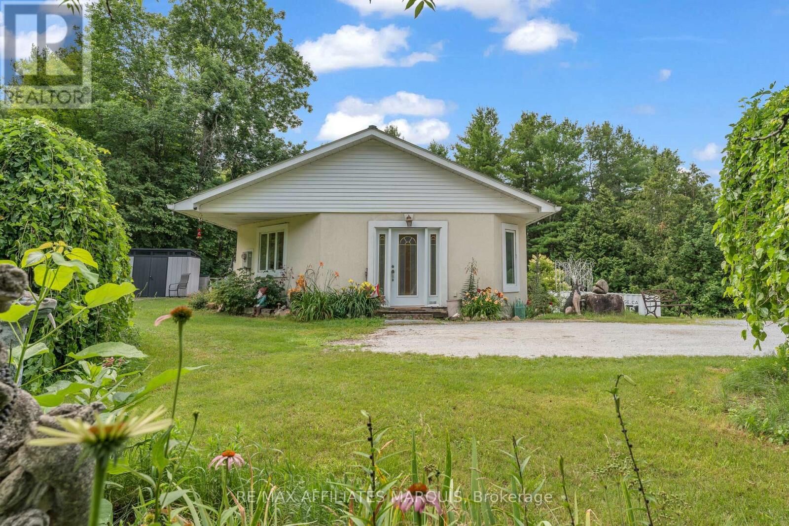 Property Photo:  687 Zealand Road  ON K0H 2B0 