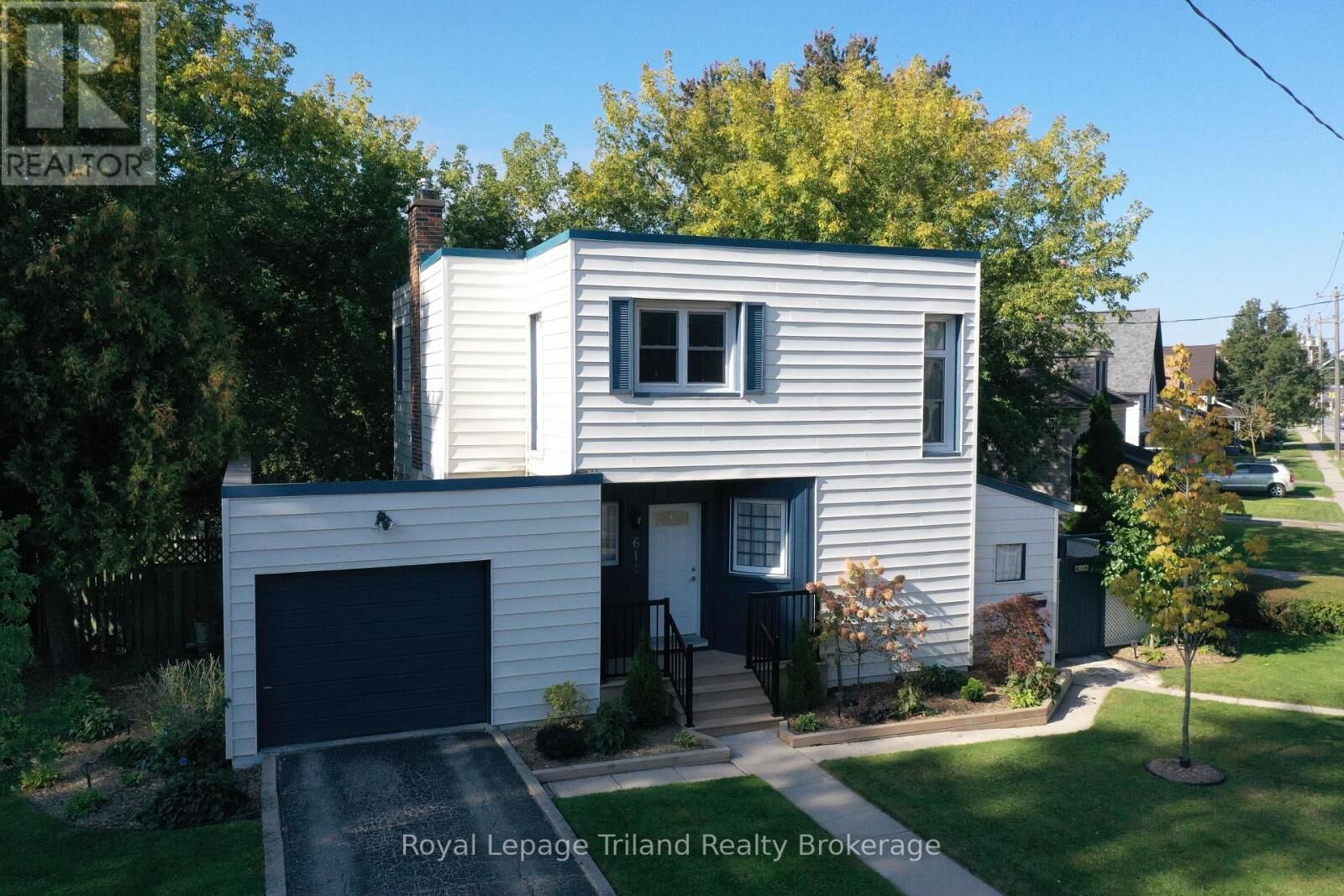 Property Photo:  614 Ingersoll Avenue  ON N4S 4Y2 