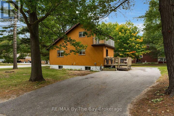 Property Photo:  9 Islandview Crescent  ON L9Z 2V6 