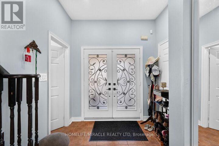 Property Photo:  21 Chalkfarm Crescent  ON L7A 3V8 