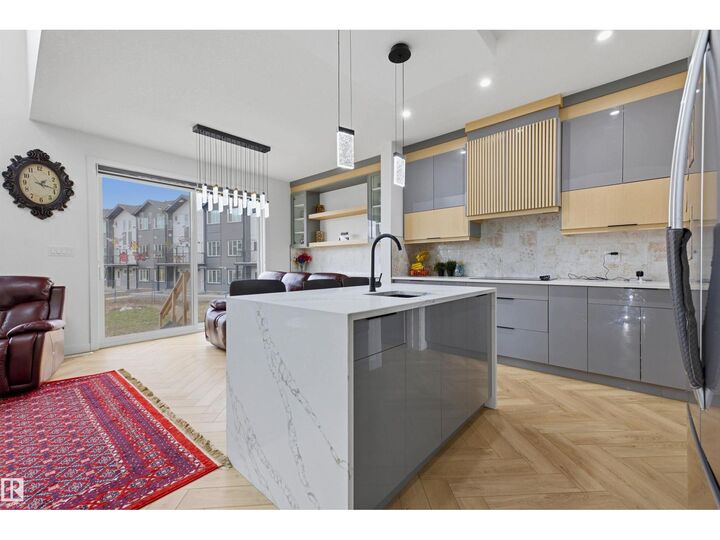 Property Photo:  2043 Collip Cr SW  AB T6W 5T4 