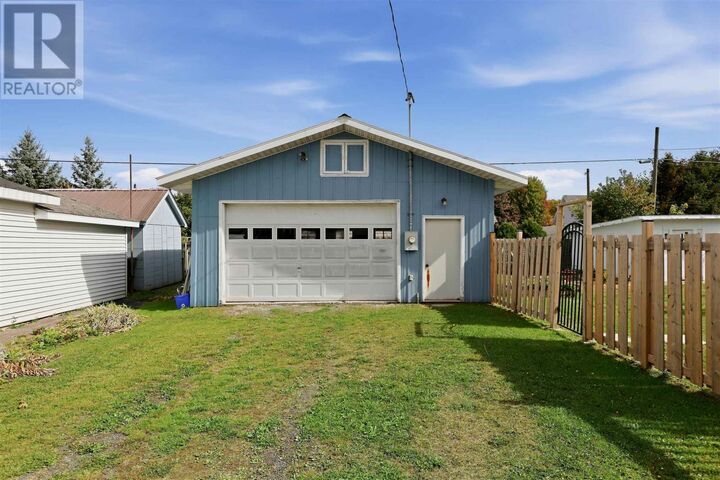 Property Photo:  386 Second Ave  ON P6C 4N3 