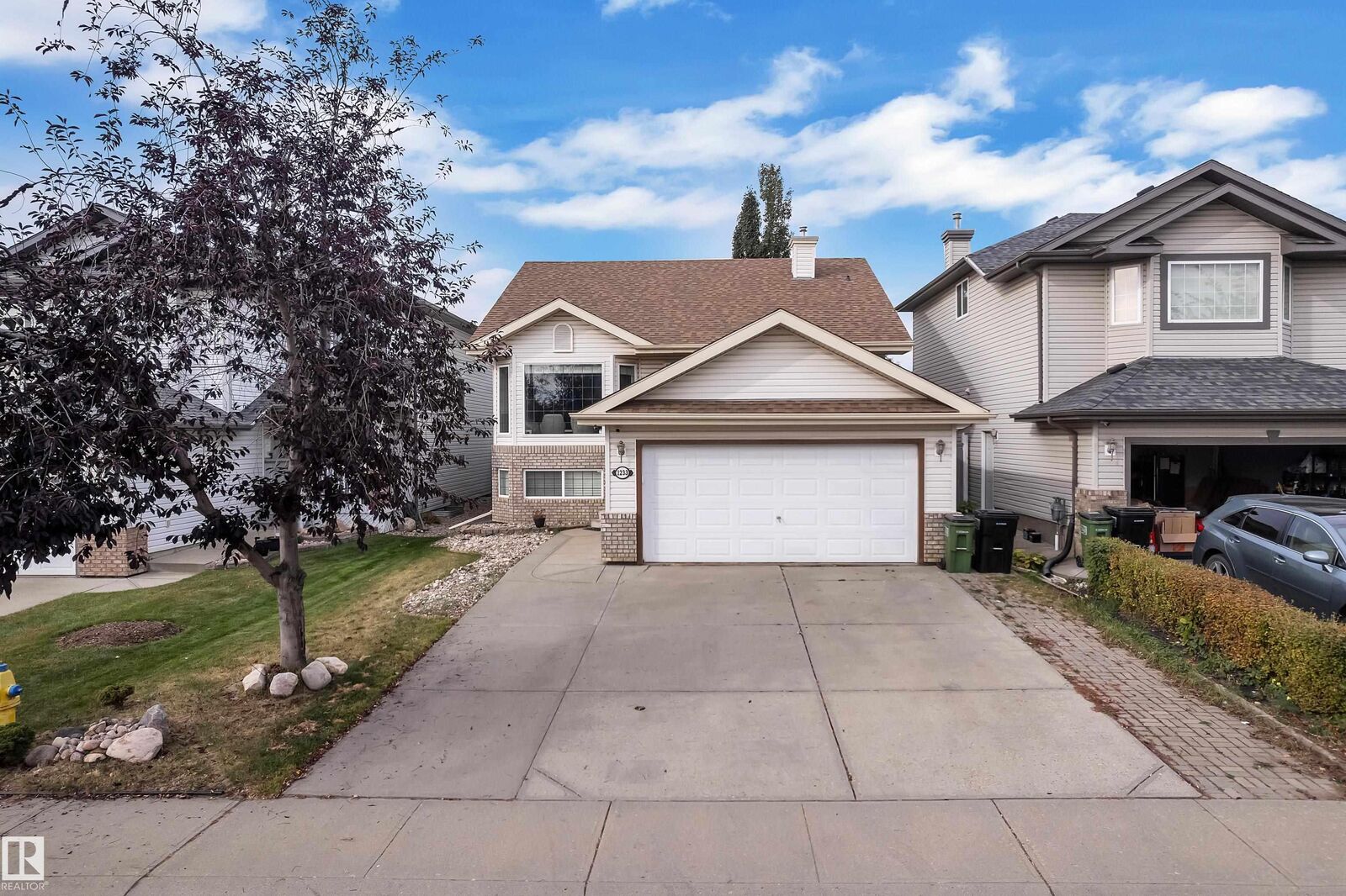 Property Photo:  1233 Ormsby Lane NW  AB T5T 6R2 
