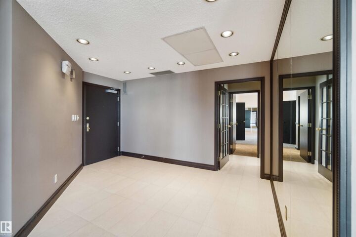 Property Photo:  10050 118 Street NW 12A  AB T5K 2M8 