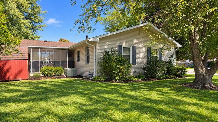 Property Photo:  2704 N 13th Pl  IA 50501 