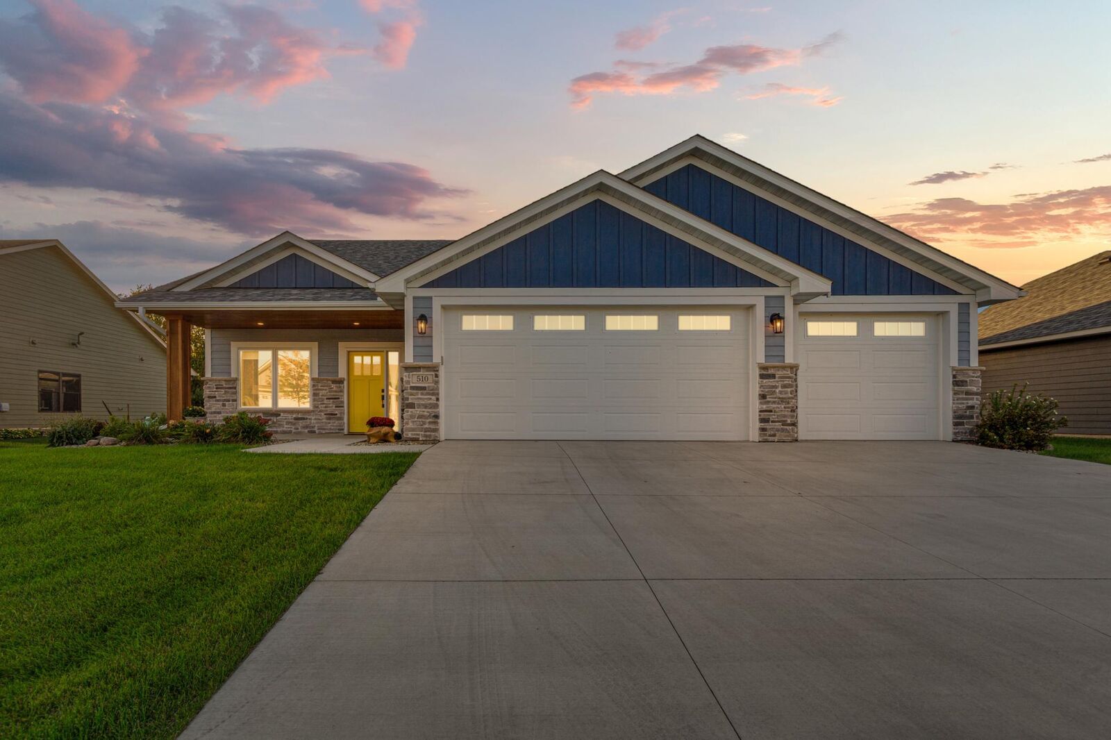 Property Photo:  510 River Valley Lane  MN 55019 