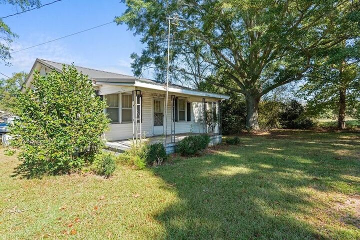 Property Photo: 880 Burwell Mount Zion Road GA 30117