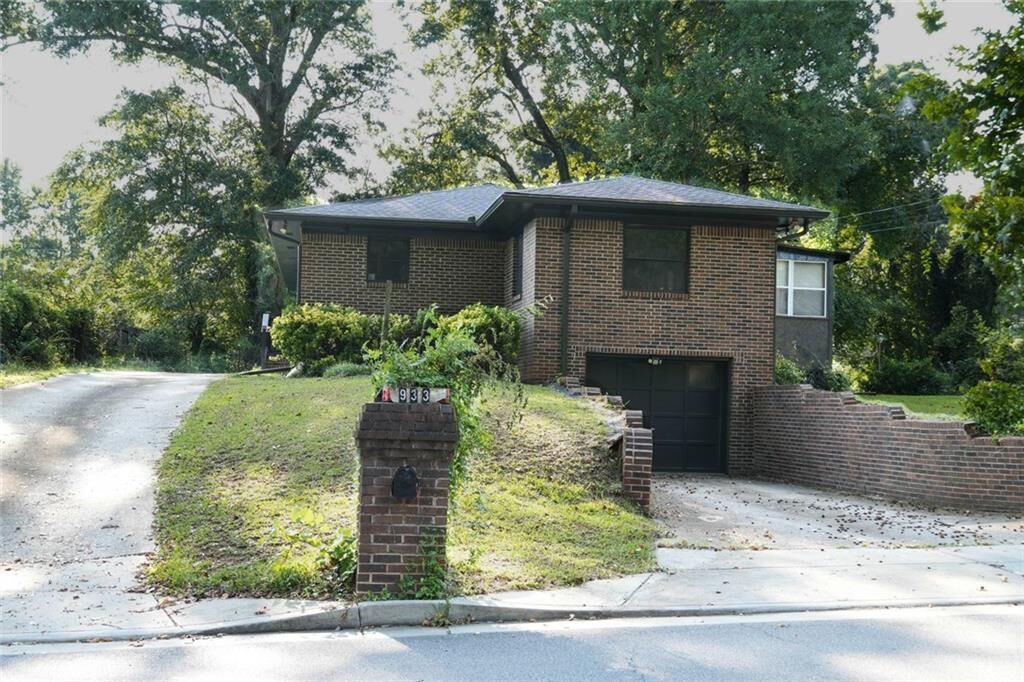 Property Photo: 933 Rowland Street GA 30021