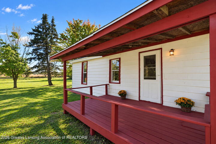 Property Photo: 3620 S Meridian Road MI 48866