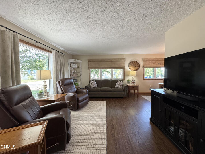 Property Photo:  121 Renner Road  ND 58577 