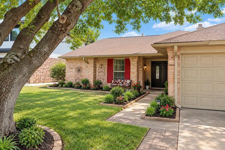 Property Photo:  6631 Inwood West Drive  TX 77088 