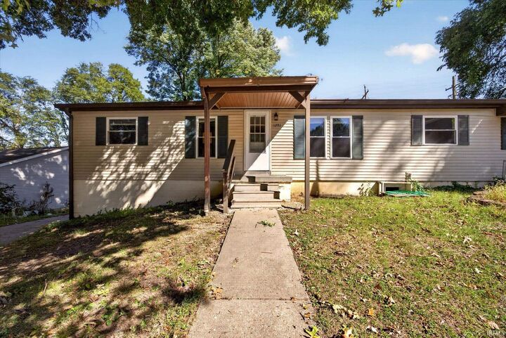 Property Photo:  1201 W Green Tree Lane  IN 47403 