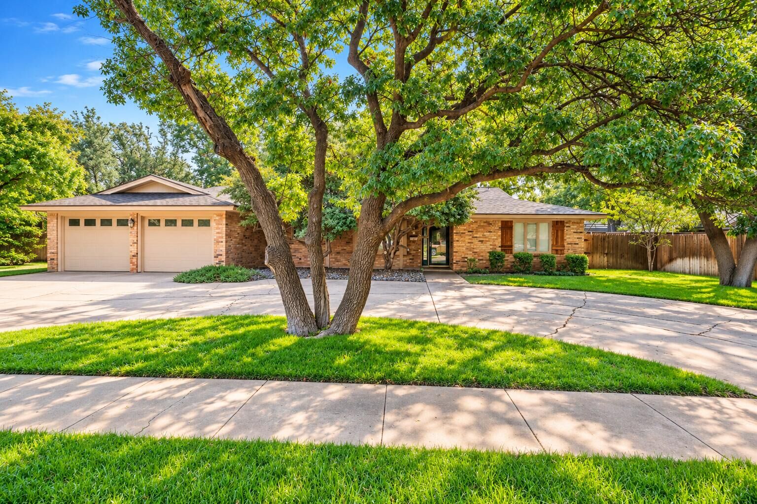 Property Photo: 6603 Oxford Avenue TX 79413