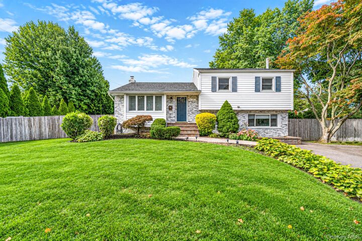 Property Photo: 17 Marlowe Place NY 11740