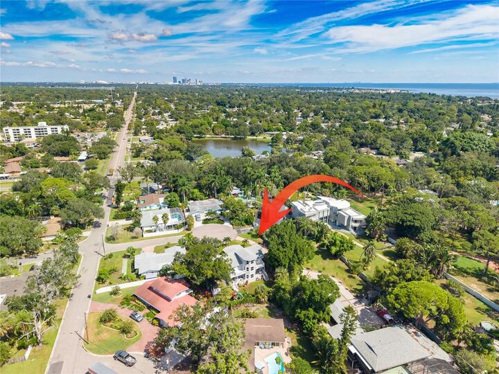 Property Photo: 874 Serpentine Drive S FL 33705