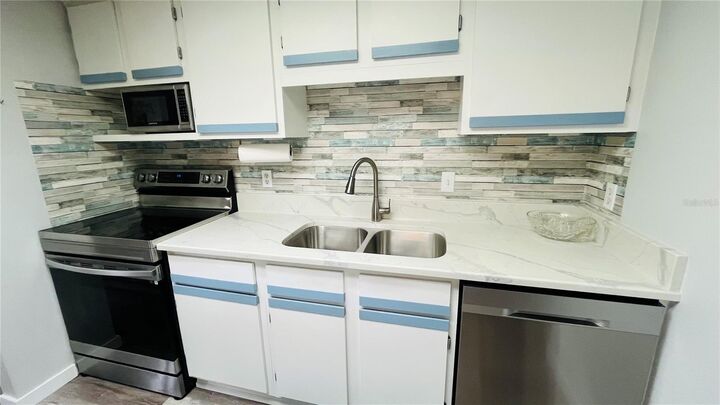 Property Photo:  4022 Beaver Lane 800H  FL 33952 