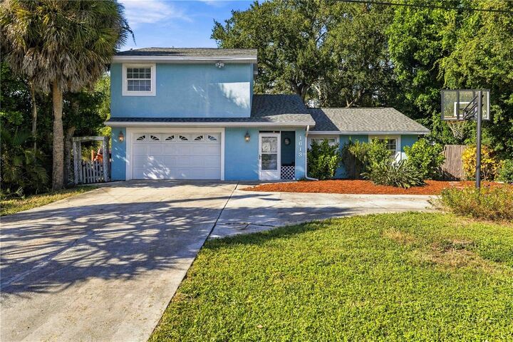 Property Photo:  1613 Wharf Road  FL 34231 