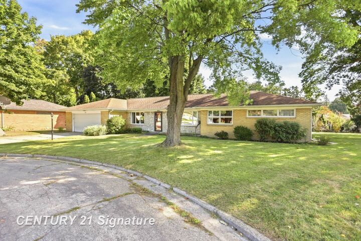 Property Photo:  40 Shadyside Court  MI 48638 