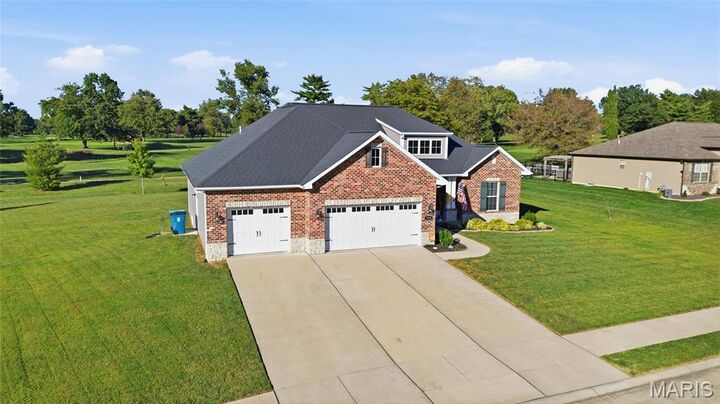 Property Photo:  3717 Golfview Circle  IL 62221 