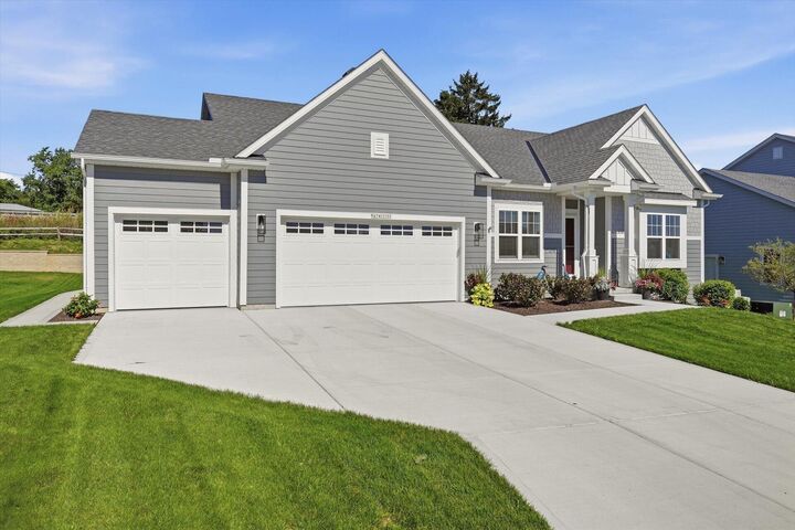 Property Photo:  N67w25502 Vail Ln  WI 53089 