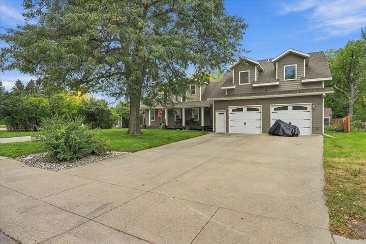 Property Photo: 1605 N 3rd Street SD 57783