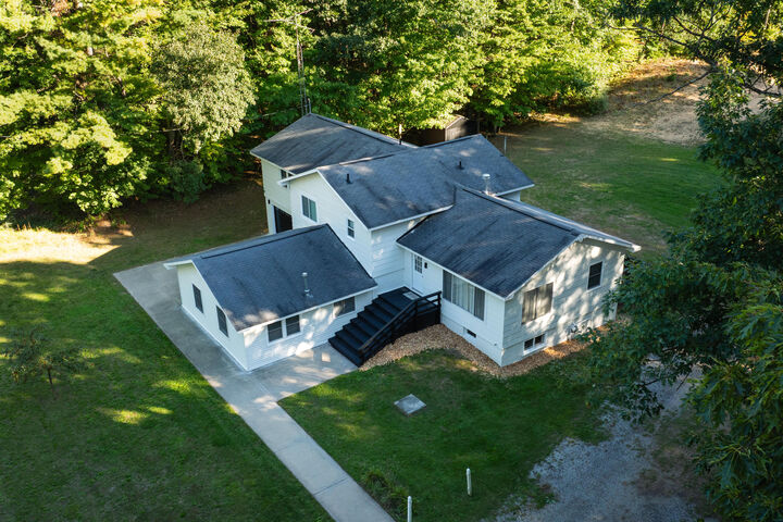 Property Photo: 1859 W Hansen Road MI 49454