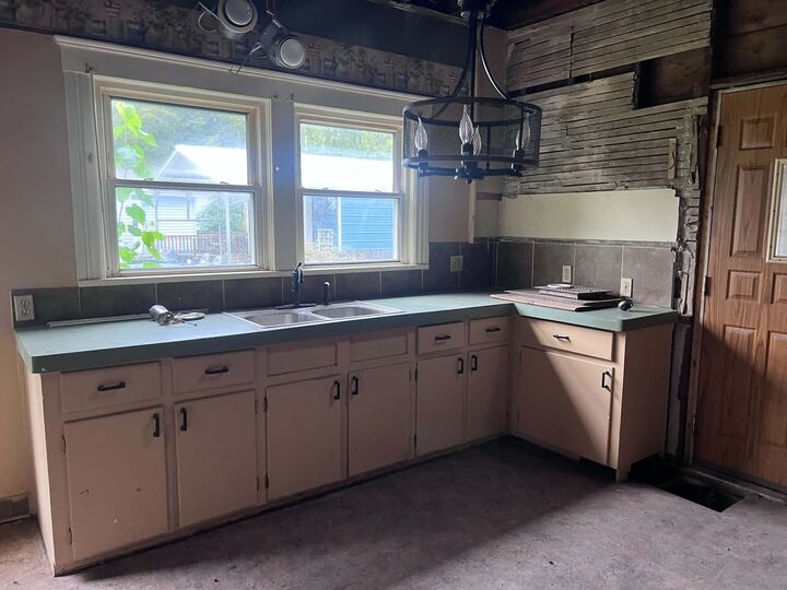 Property Photo:  407 S Webster Street  MI 49203 