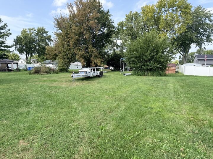 Property Photo: 420 Richards Street IL 61348