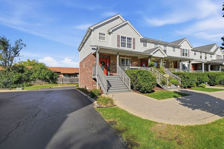 Property Photo:  