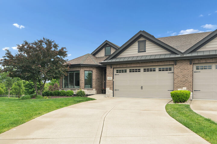 Property Photo:  11251 Pinecrest Court  IL 60467 