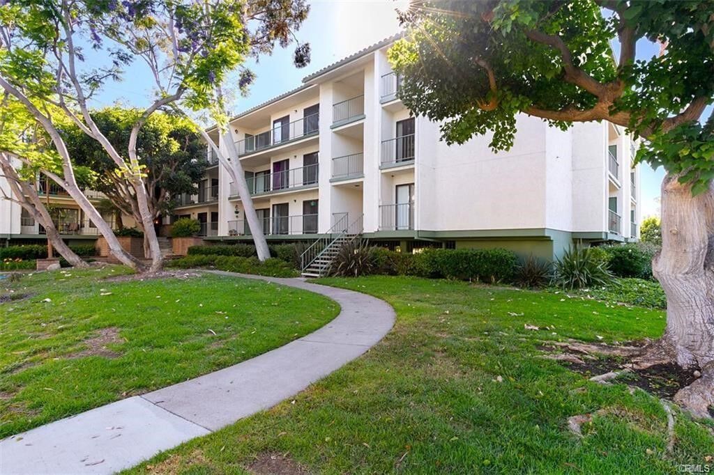 Property Photo: 7202 Apricot Drive 7202 CA 92618