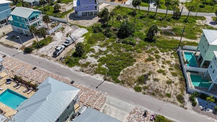 Property Photo: 128 Jefferson Street FL 33931
