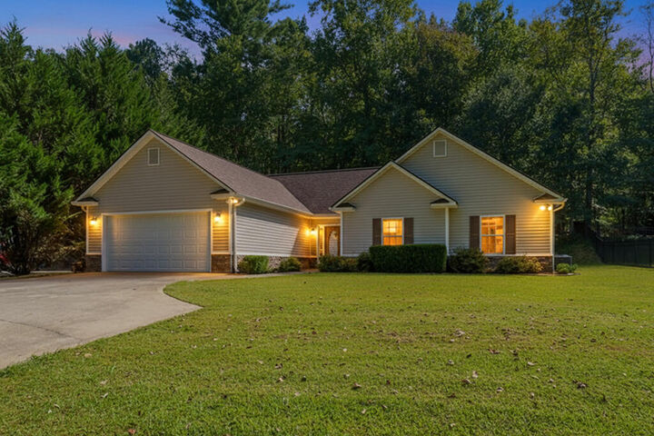 Property Photo:  52 Blakes Lane  GA 30175 