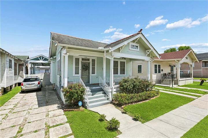Property Photo: 3907 General Taylor Street LA 70125