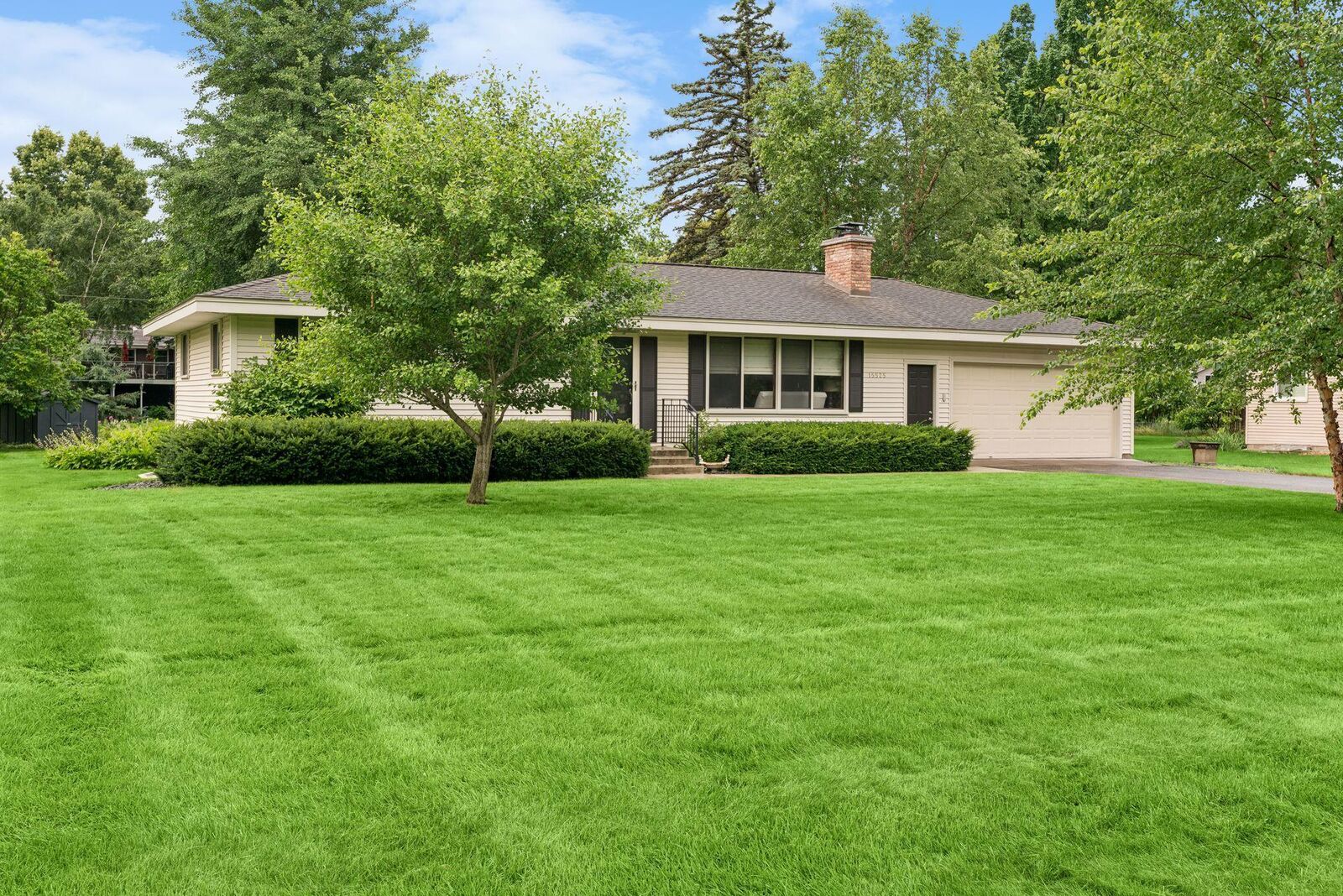 Property Photo: 15525 7th Avenue N MN 55447