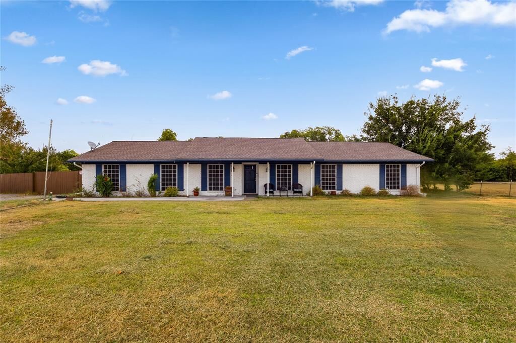 Property Photo: 804 Laurence Drive TX 75032