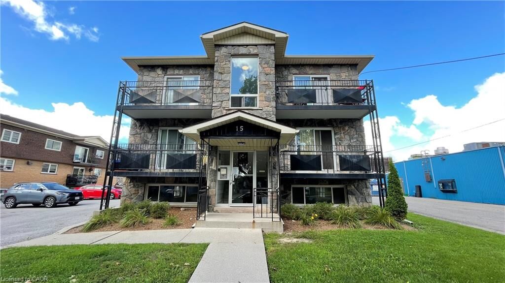 Property Photo:  15 Empire Street 2  ON L3B 2L3 
