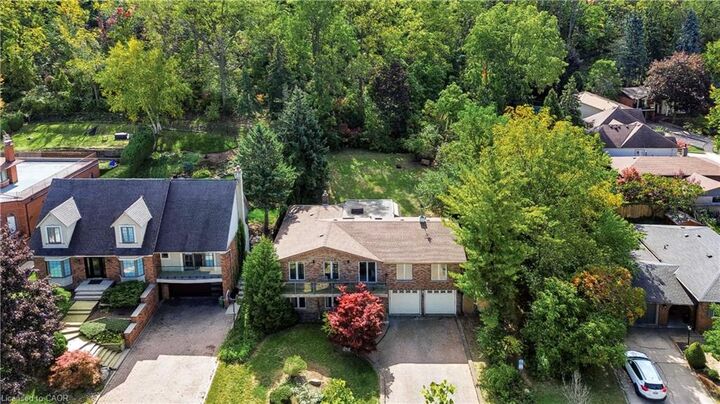 Property Photo: 22 Oakridge Drive ON L8G 2T6