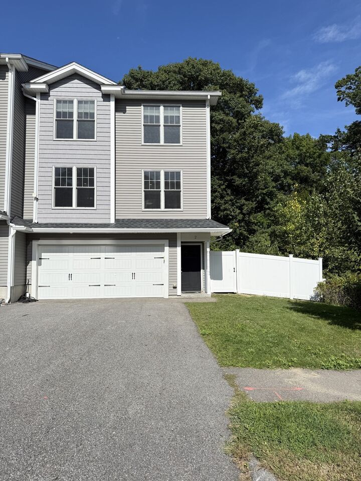 Property Photo:  2 Burncoat Hts #2  MA 01606 